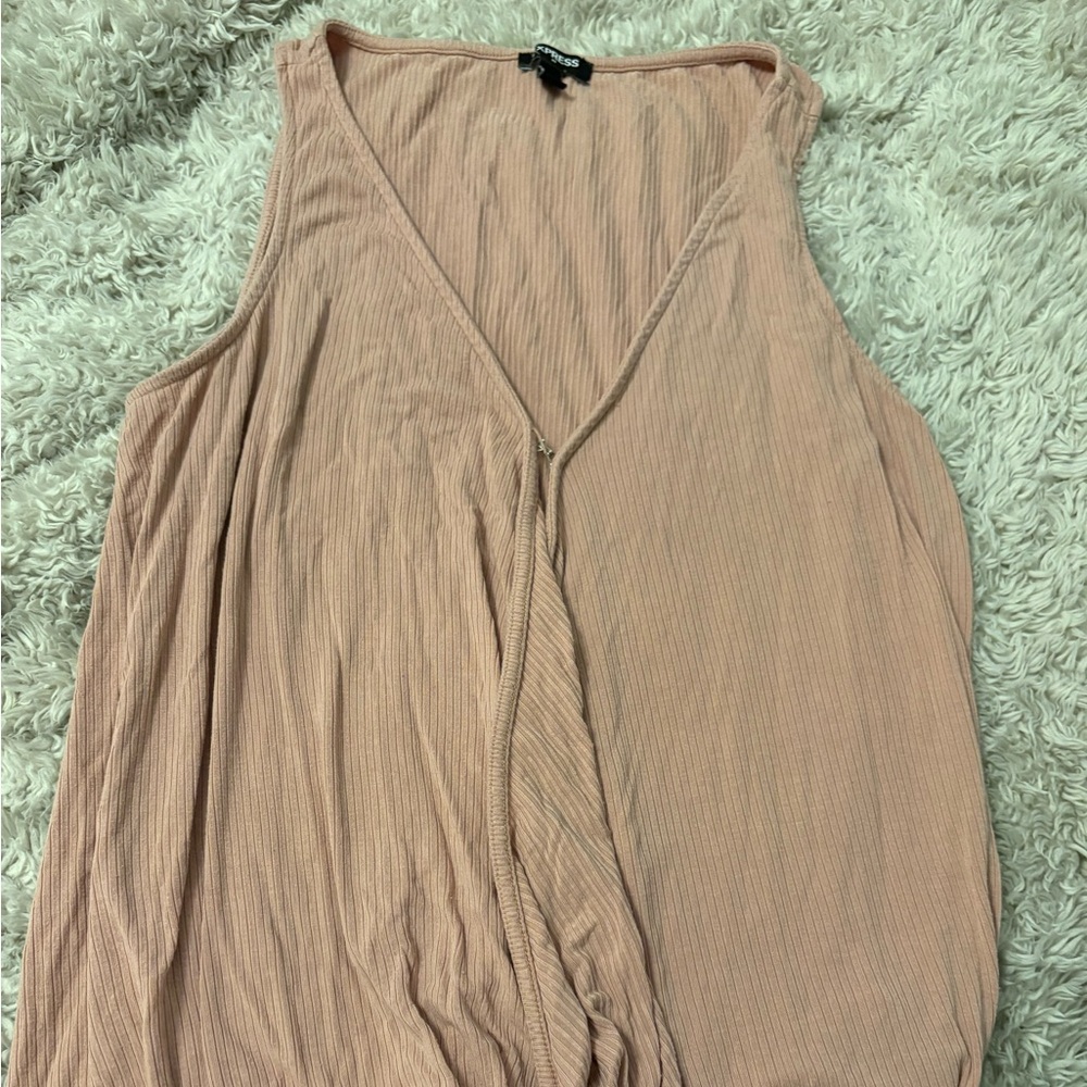 Express Ribbed Sleeveless Blouse in Dusty Rose
